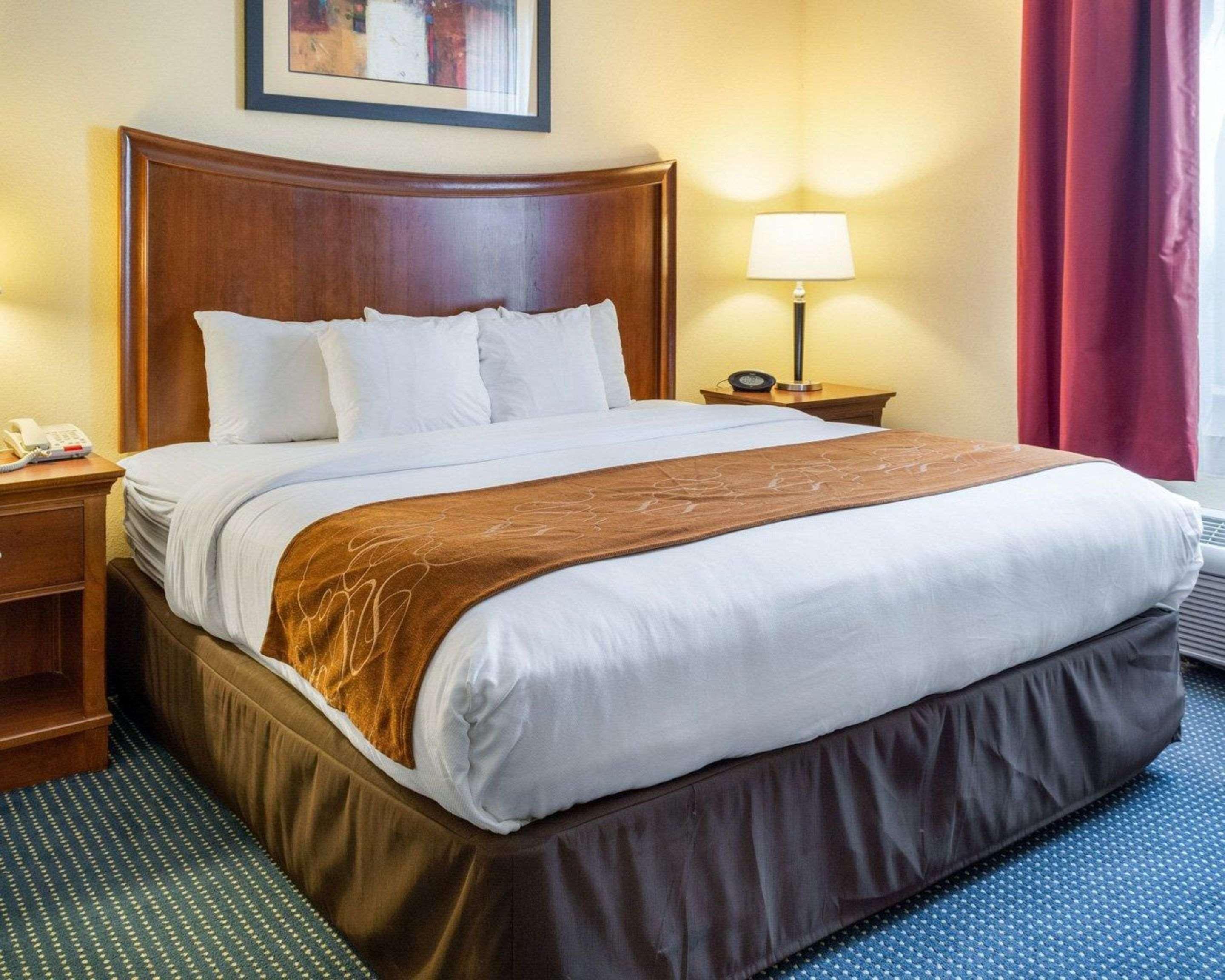 Comfort Suites Newport News Airport Exterior photo