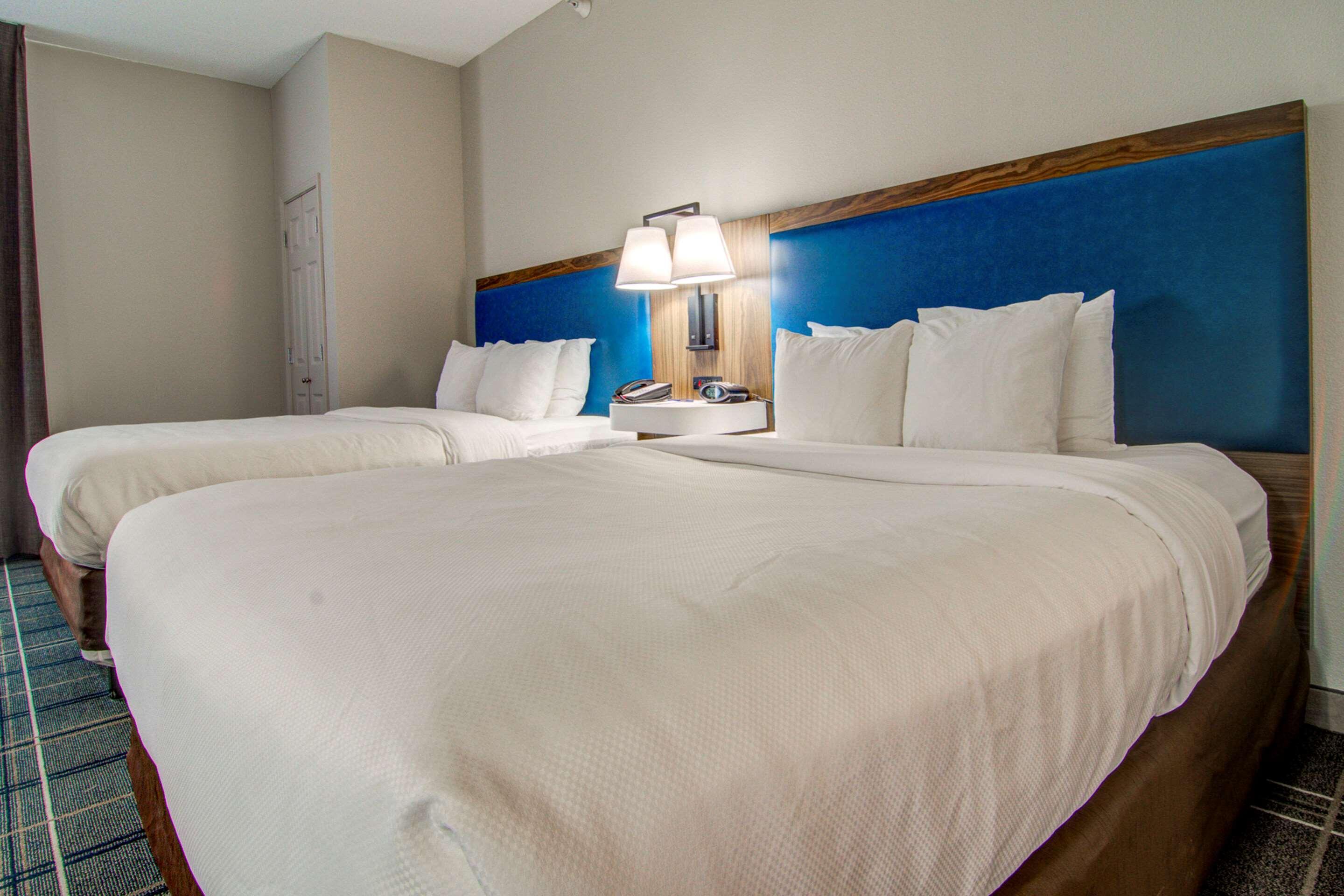 Comfort Suites Newport News Airport Exterior photo