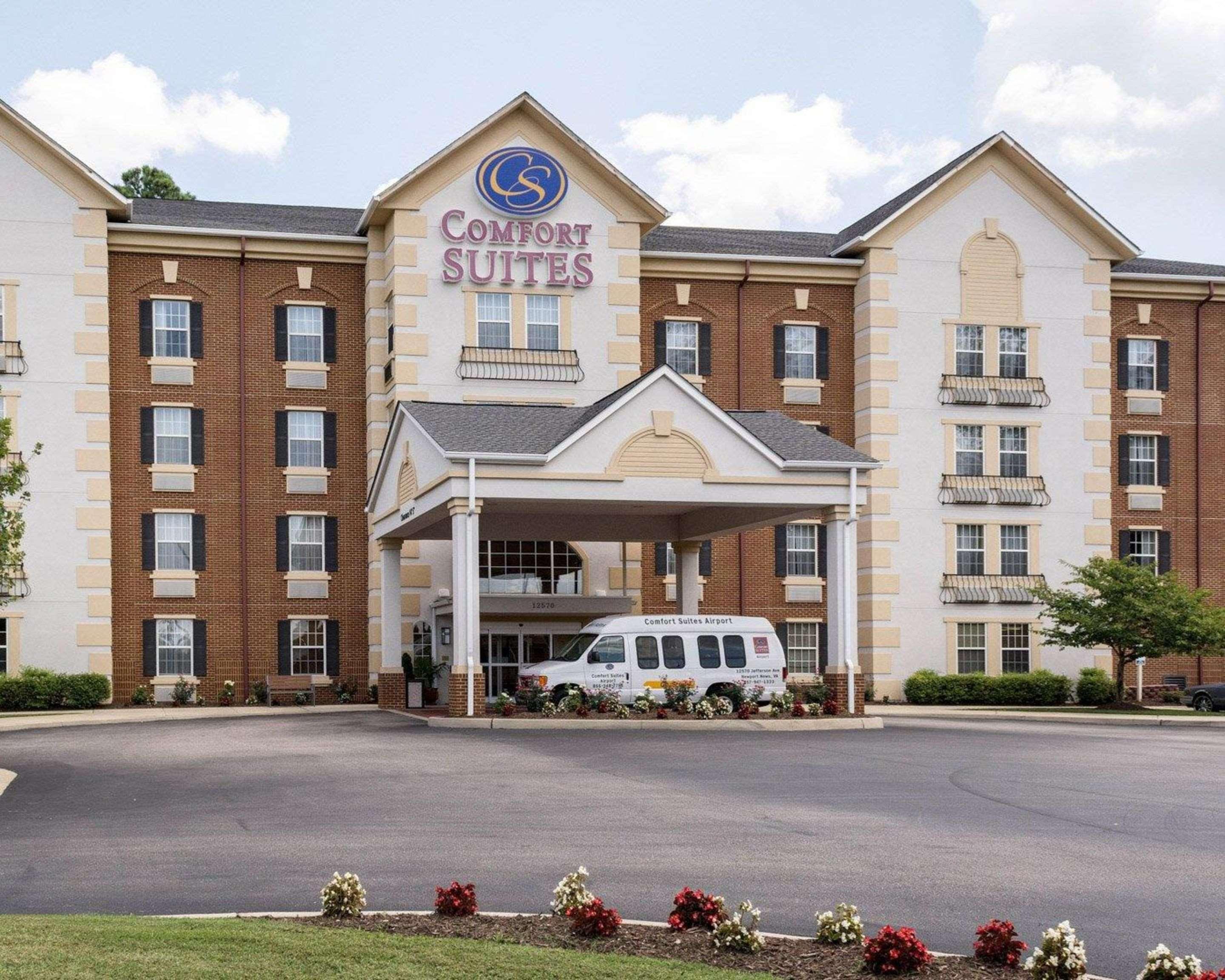 Comfort Suites Newport News Airport Exterior photo