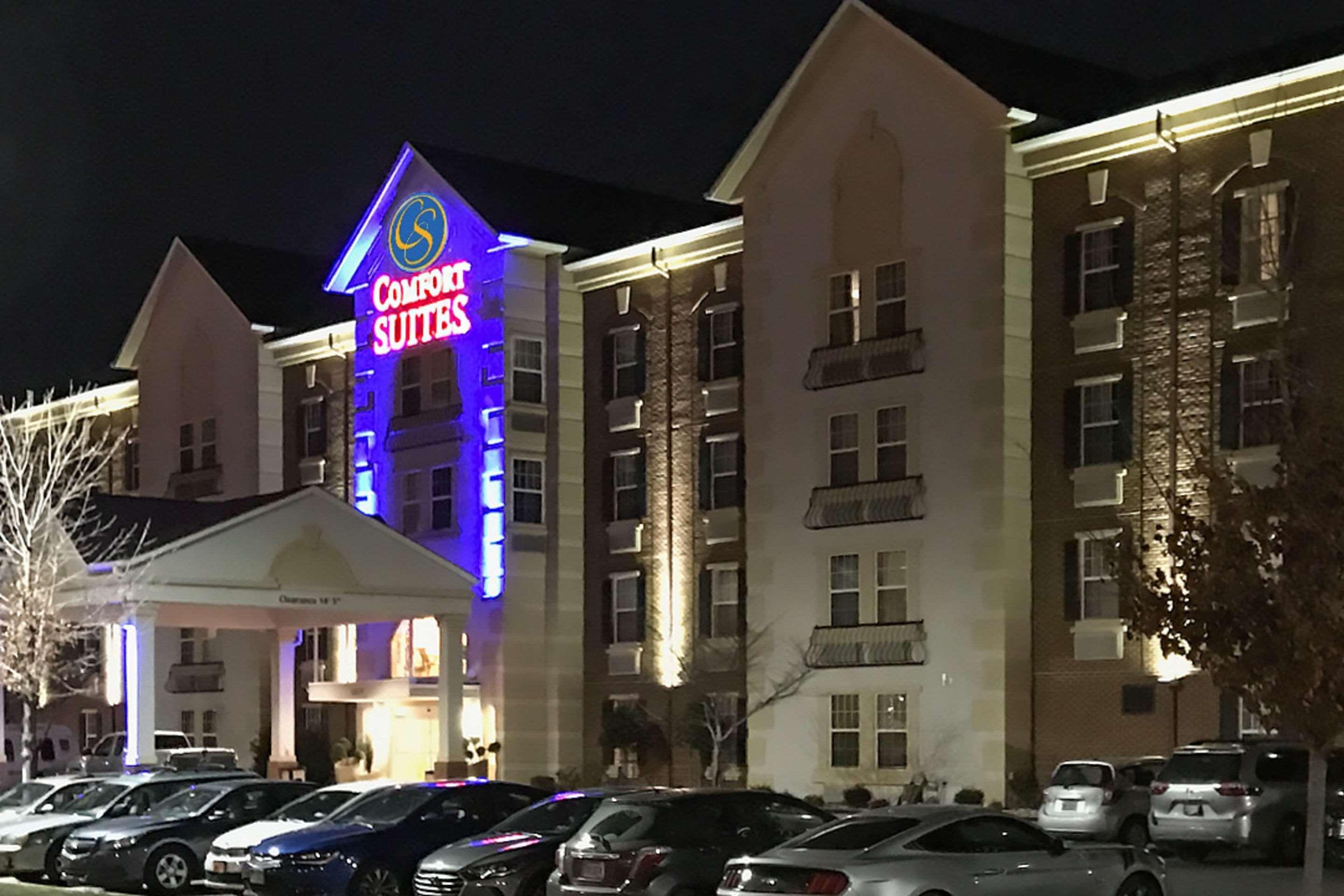 Comfort Suites Newport News Airport Exterior photo