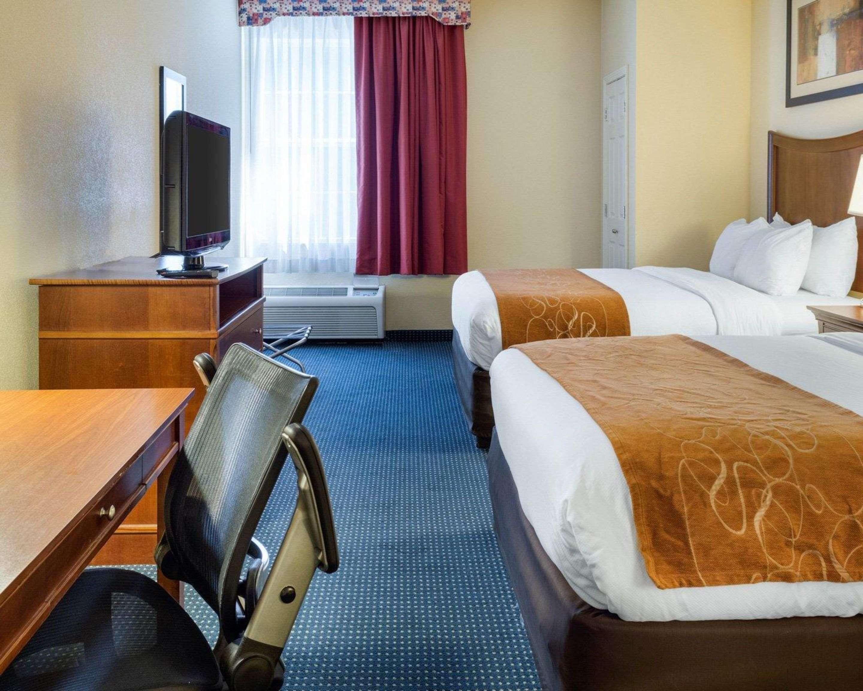 Comfort Suites Newport News Airport Exterior photo